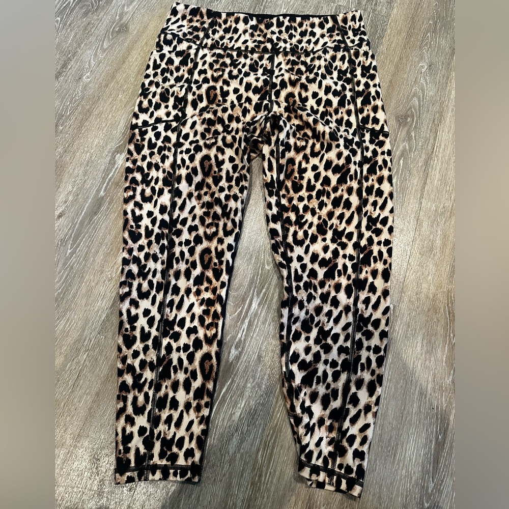 Victoria’s Secret Sport leopard leggings